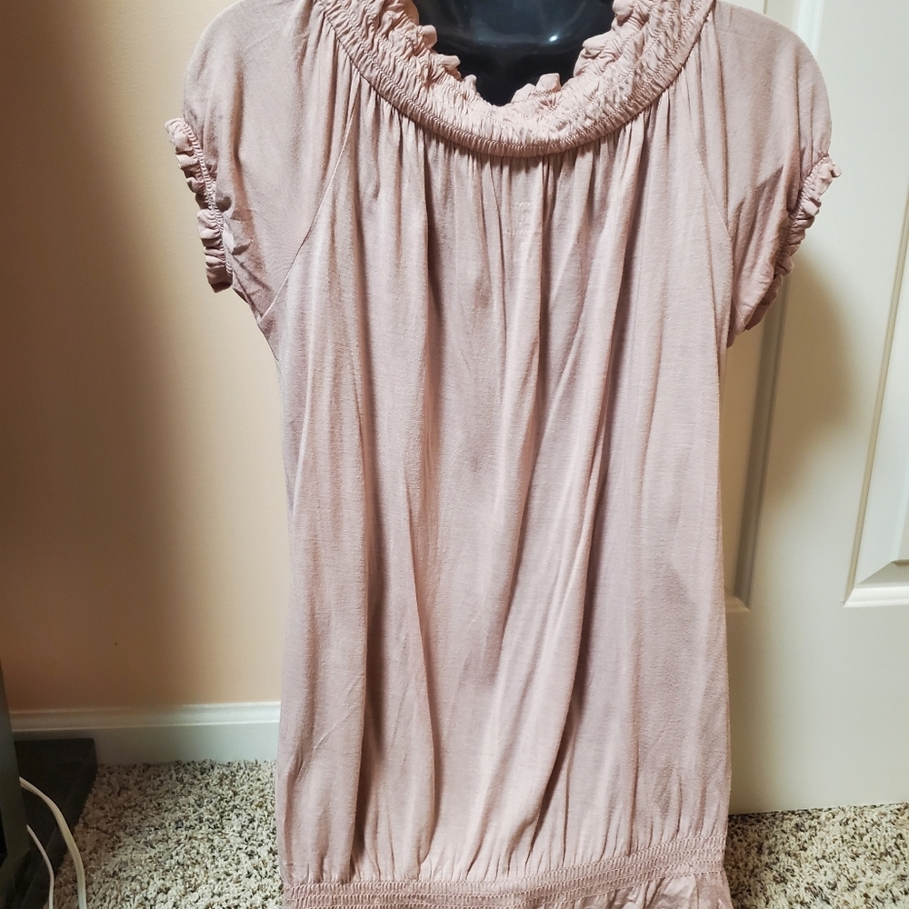 New York & Company Keyhole Top - Picture 10 of 13